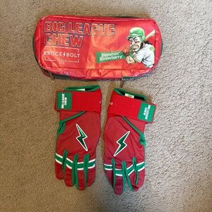 Men’s Bruce Bolt-slammin strawberry